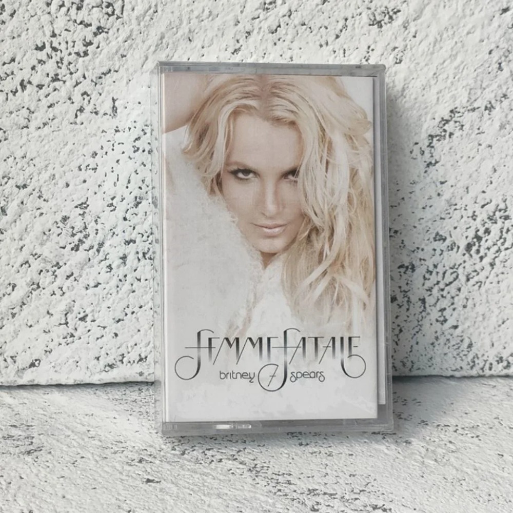 Retro Britney Spears Music Mag - Cosplay Prop recension och pris
