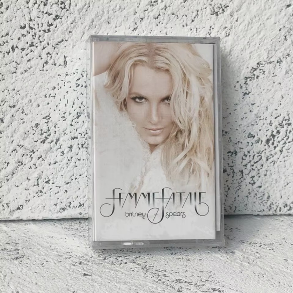 Retro Britney Spears Music Mag - Cosplay Prop recension och pris